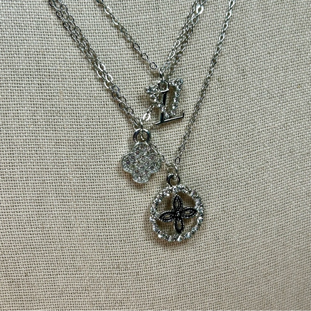 Silver Layered Necklace & Pendant Set